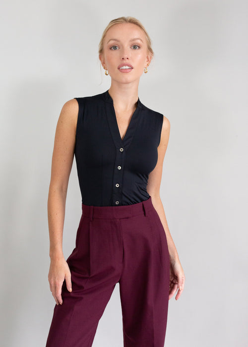 sleeveless vneck blouse black