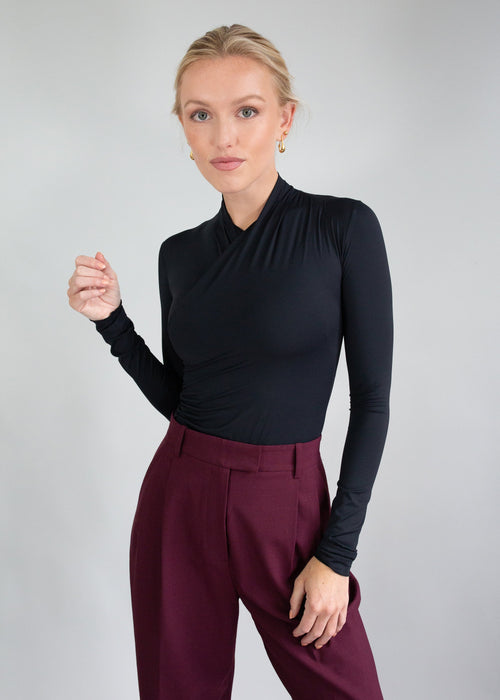 silhouette wrap top black
