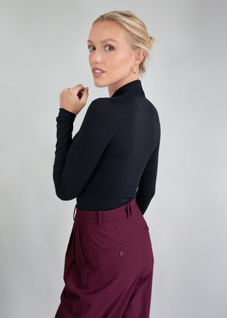 silhouette wrap top black
