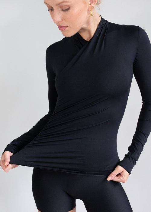 silhouette wrap top black 