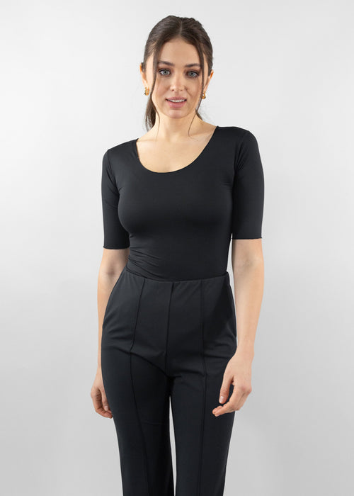 short sleeve reversible scoop black