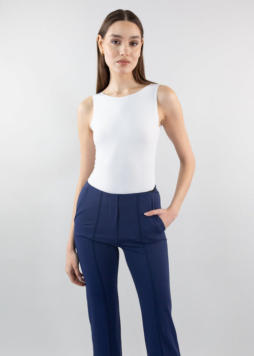 reversible scoop tank white