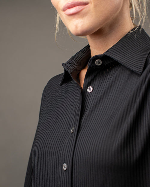 relaxed ribbed button up black 